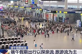 状态奇差！里夫斯最近5场三分22中3 本场到目前为止5投0中